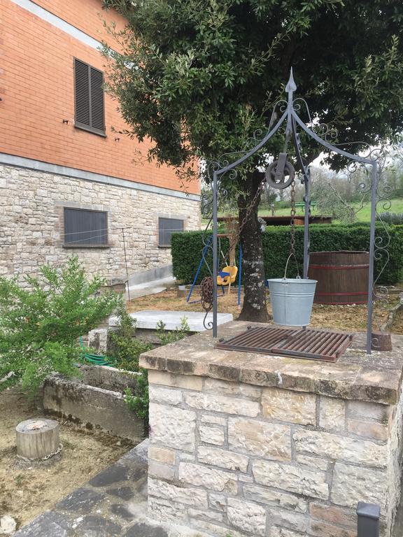 Appartamento Dell Agriturismo Pane E Olio Тоді Екстер'єр фото
